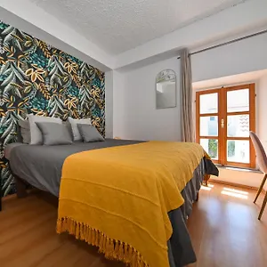 https://the-lazy-monkey-hostel.hotelinzadar.com